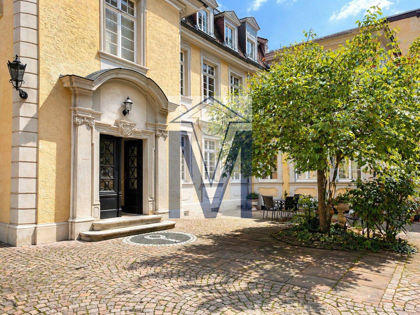 Residieren, wo Heidelberg am schönsten ist – stilvolle Altbauwohnung mit Innenhofidylle, 69117 Heidelberg (Altstadt)