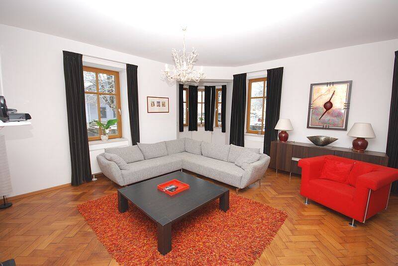 Möblierte gehobene Vier-Zimmer-Wohnung in zentrumsnaher Lage von Bad Reichenhall, 83435 Bad Reichenhall