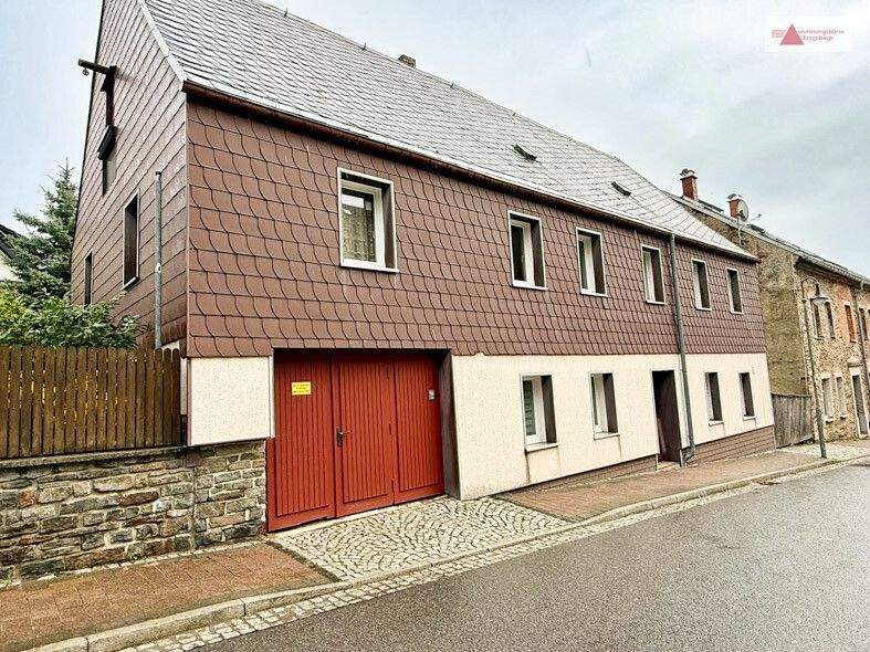Großes, teilsaniertes Einfamilienhaus mit Garten & Garage in zentraler Lage in Elterlein, Erzgebirge, 9481 Elterlein
