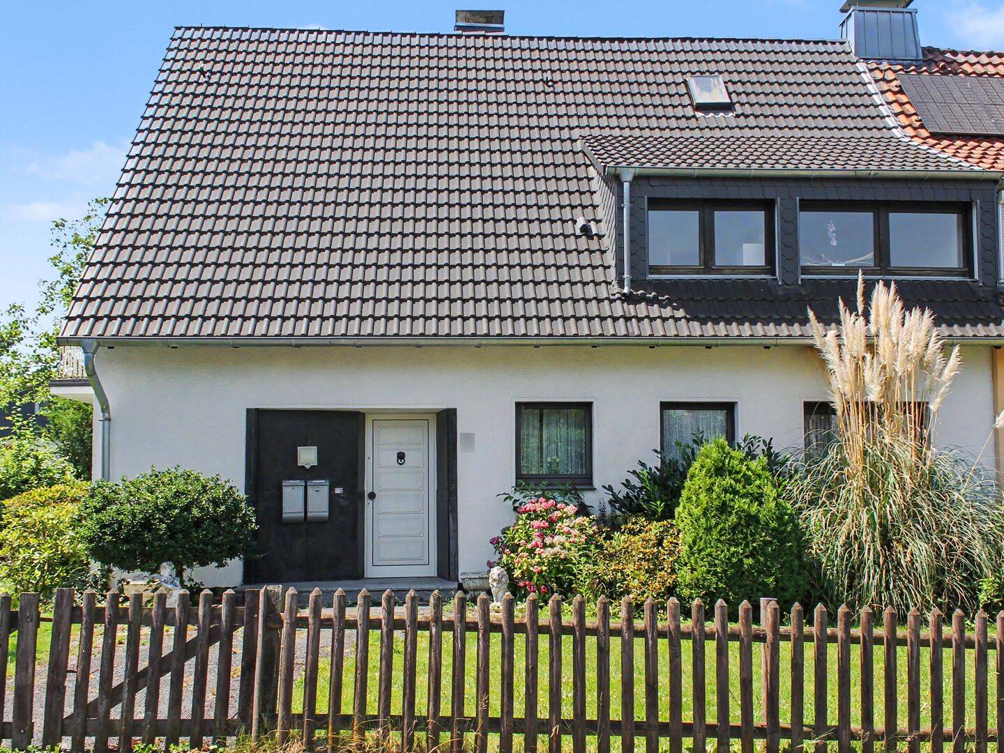 Charmante Doppelhaushälfte mit ca. 196 m² Wohnfläche und einem tollen Garten in Aplerbeck, 44287 Dortmund (Aplerbeck Aplerbecker Mark Berghofen Schüren Sölde)
