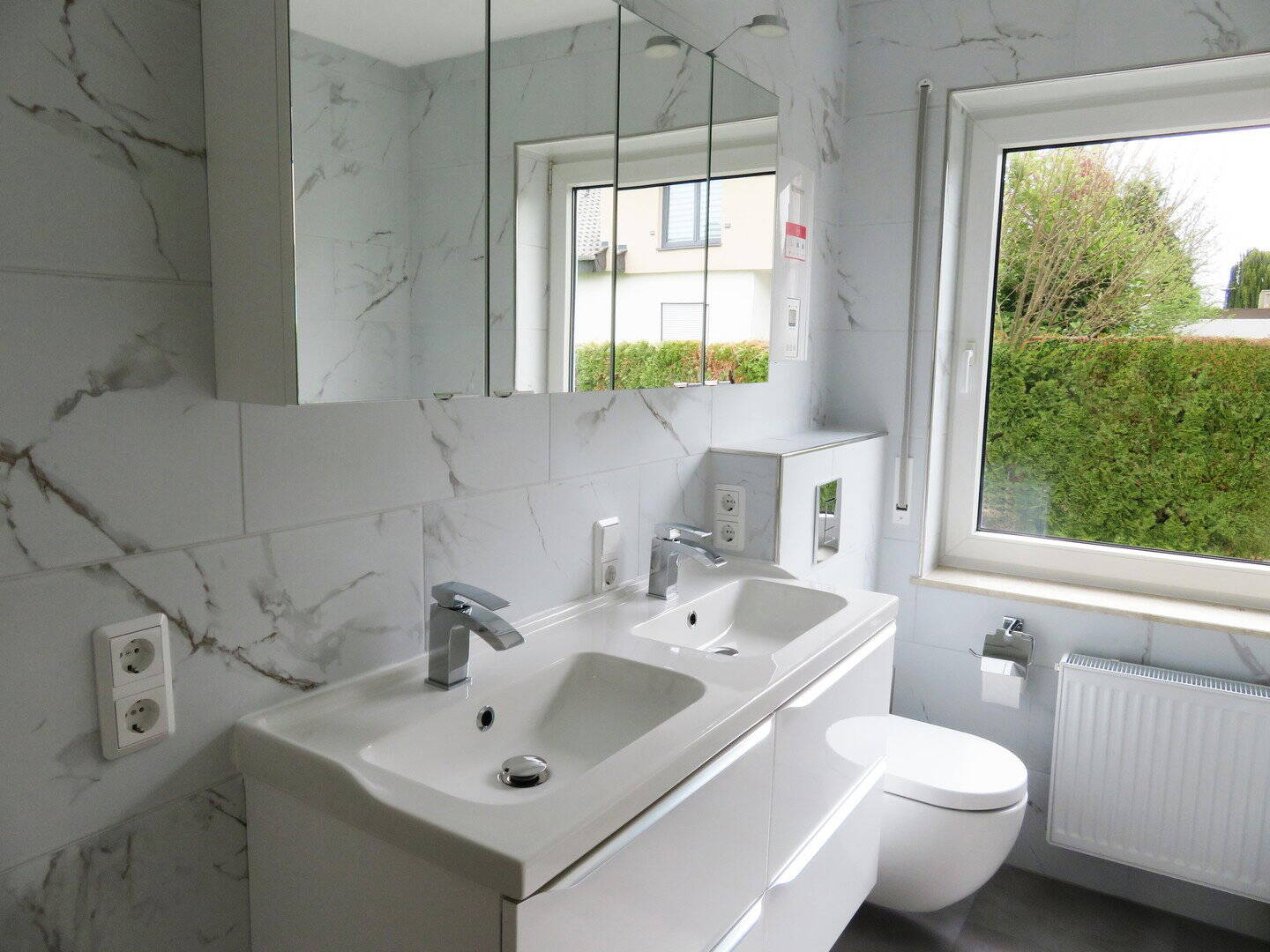*Erstbezug nach Sanierung* 4 ZKB-Whg. 104 m² mit Terrasse & optionaler EBK, 54523 Dierscheid