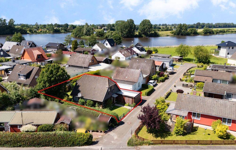 Gepflegtes Wohlfühl-Ferienhaus direkt an der idyllischen Eider in Hennstedt/Horst, 25779 Bergewöhrden