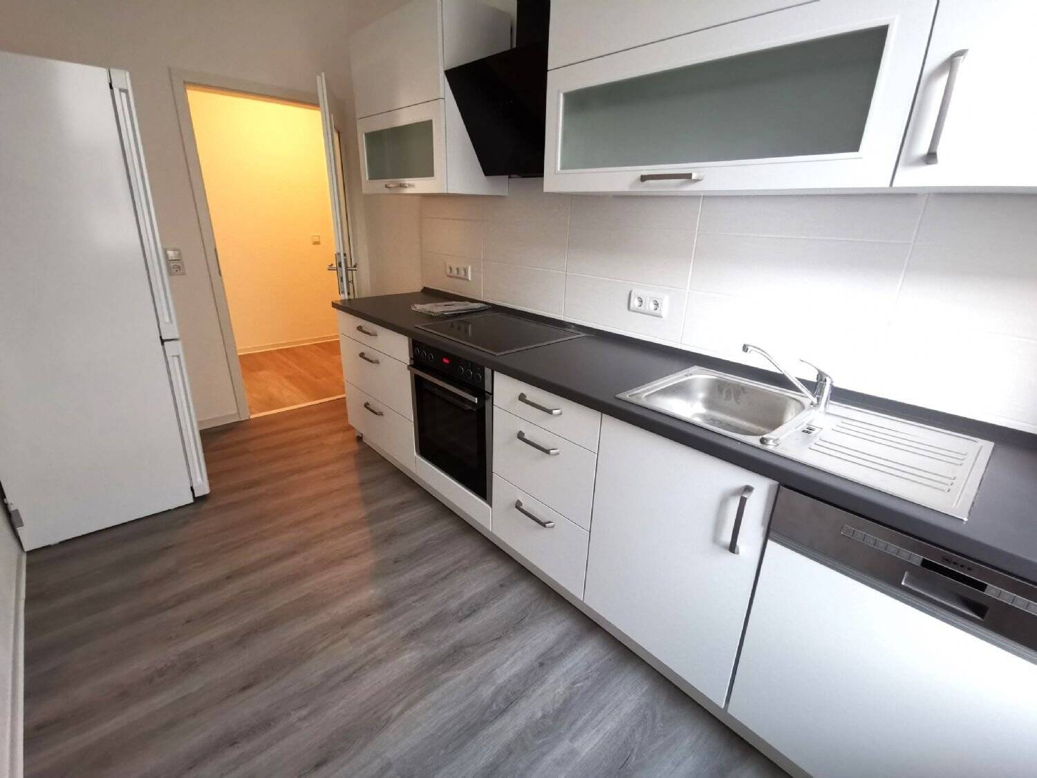 ERSTBEZUG 3 Zimmer, mit EBK im Zentrum von Eilenburg, top Tageslichtbad, 4838 Doberschütz