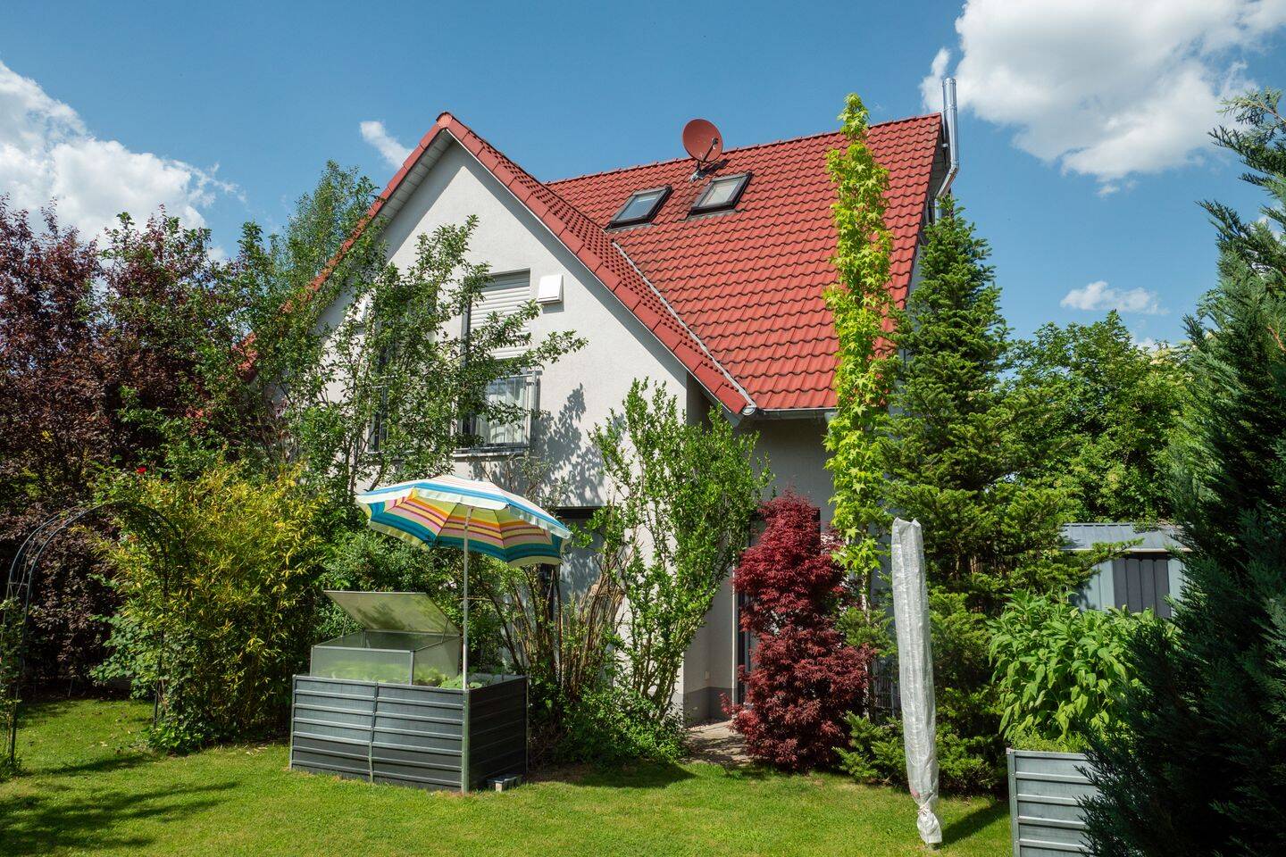 Energieeffizientes Wohlfühlhaus in Amberg – 7 Zimmer, Specksteinofen und Doppelgarage, 92224 Amberg