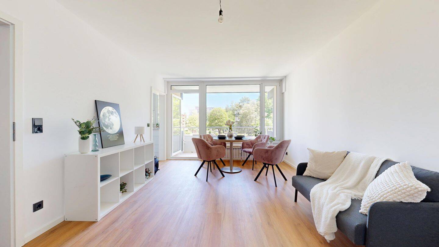 Helle & renovierte 1-Zimmer-Wohnung mit Balkon und separater Küche in Ottobrunn, 85521 Ottobrunn