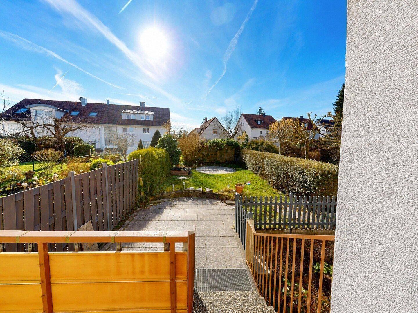 Provisionsfreie Doppelhaushälfte mit Südgarten in begehrter Lage von Stuttgart-Weilimdorf, 70499 Stuttgart