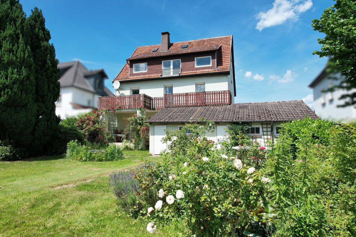 Mehrgenerationenhaus mit großem Süd-Garten und Garage in Beverungen-Wehrden, 37688 Beverungen