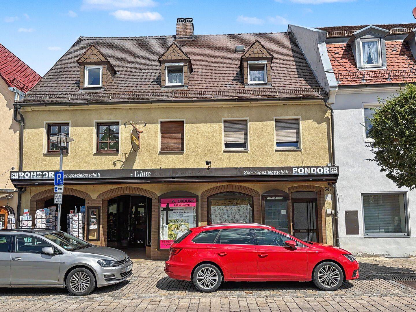 Bezugsfreies Wohn-/Geschäftshaus mit uneinsehbaren Balkon und Nebenflächen am Pegnitzer Marktplatz, 91257 Pegnitz