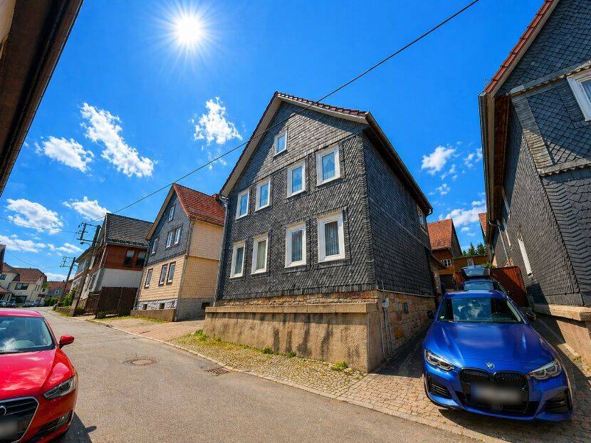 Vielseitiges Einfamilienhaus mit großem Grundstück, Lagerflächen und Gästehaus in Geratal, 99330 Geratal