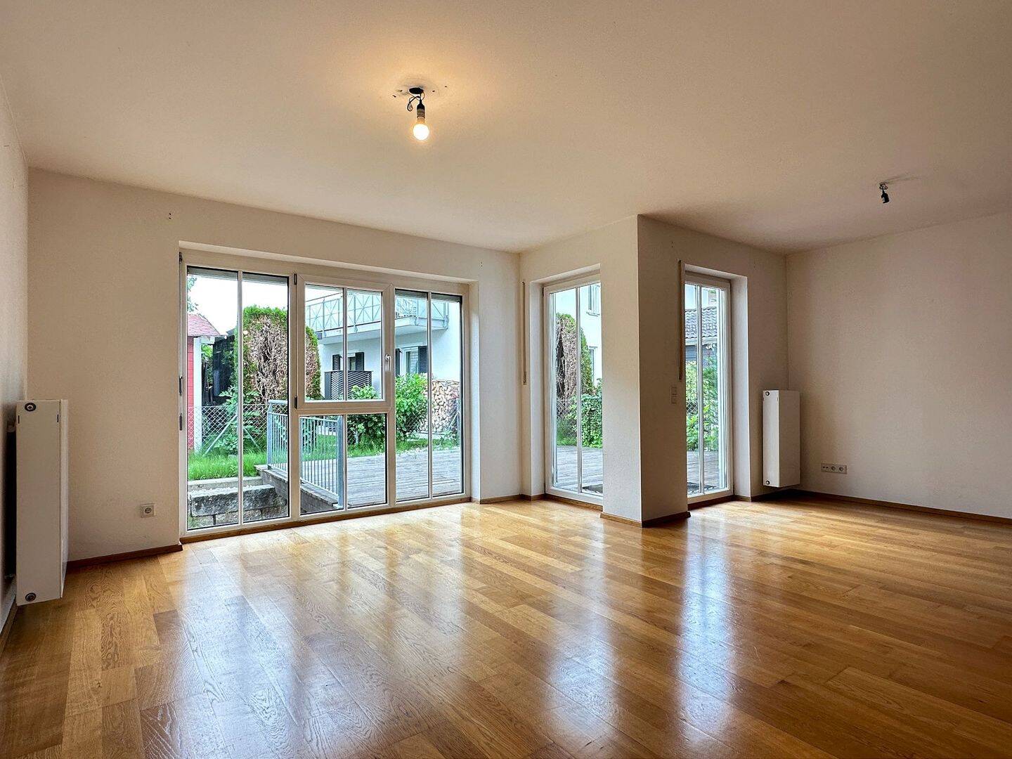 Wohnen auf zwei Ebenen – mit Garten, Terrasse und komfortabler Raumaufteilung, 83043 Bad Aibling