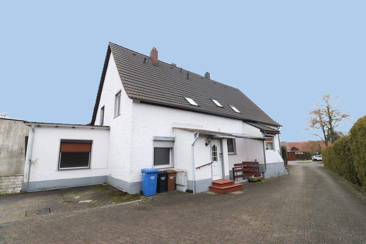 Gepflegtes Einfamilienhaus mit Anbau, perfekt für die große Familie, 38471 Rühen