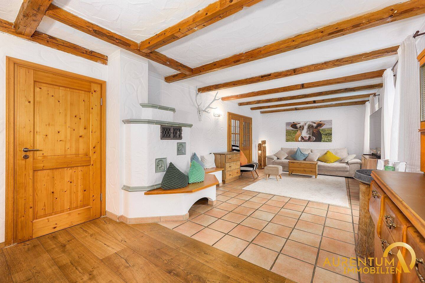 Großzügige Wohnung im „Hauskonzept“ mit Balkon, Terrasse und Garage zu verkaufen.