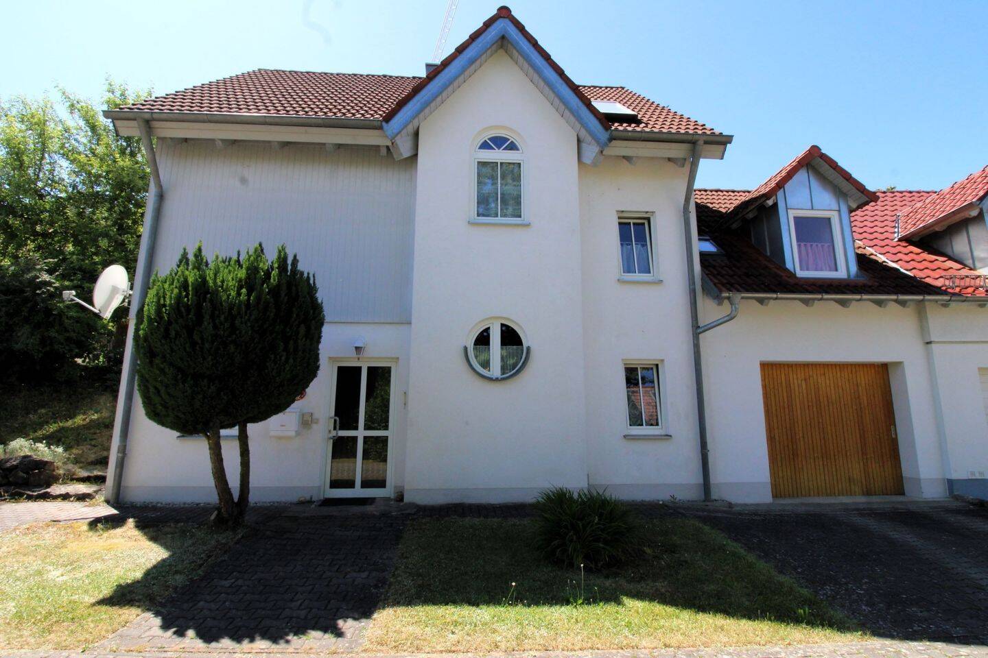 Freundliches Einfamilienhaus mit charmanter Architektur, 91805 Polsingen