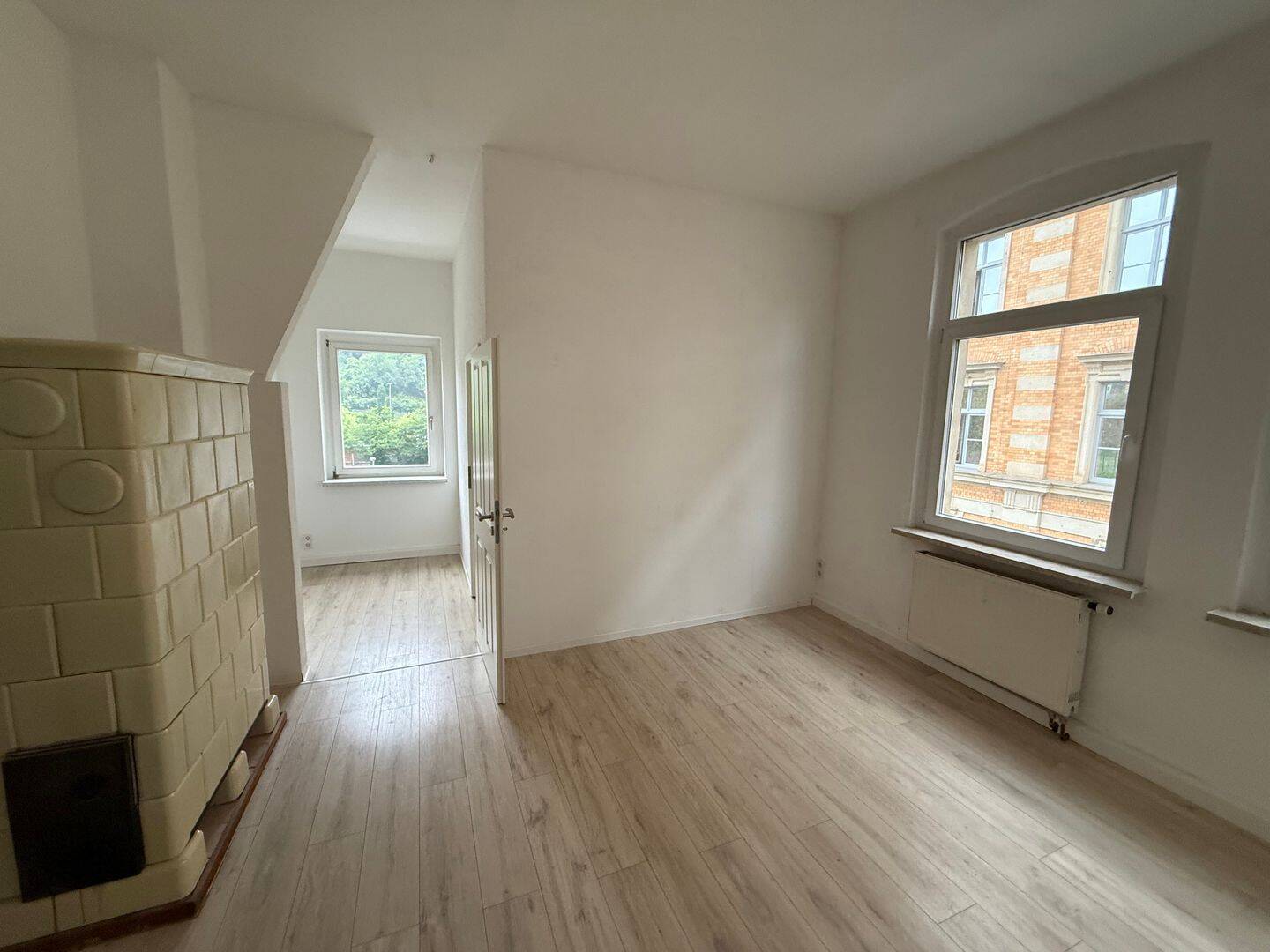 Neu sanierte 5-Raum-Wohnung mit Balkon und EBK in der Greizer Neustadt, 7973 Greiz