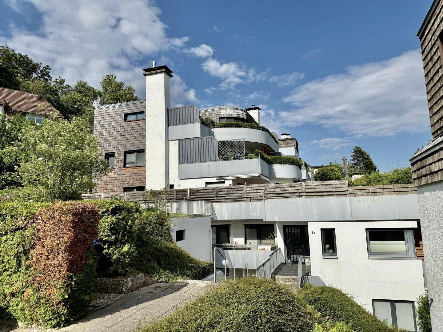 Großzügige 3-Zimmer-Erdgeschosswohnung mit Terrasse, Gartenanteil und traumhaften Weitblick, 31812 Bad Pyrmont