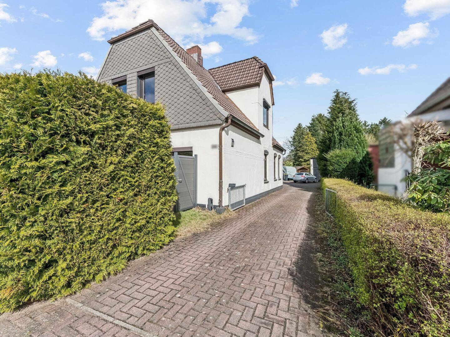 Charmanter Altbau mit 4 Garagen und massivem Nebengebäude in Neumünster-Gartenstadt, 24537 Neumünster (Böcklersiedlung Faldera Gartenstadt)