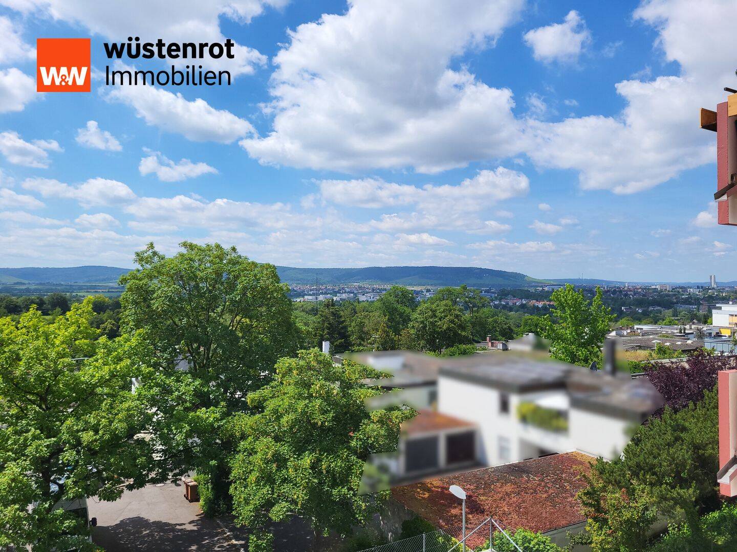 Unverbaute Aussicht und sehr gute Infrastruktur: Freie 3-Zimmer-Wohnung, 71334 Waiblingen