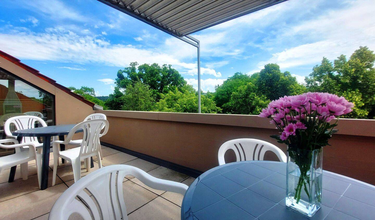 Wohnen am Park | Möblierte Studentenzimmer mit Lounge, Dachterrasse & All-Inclusive, 75175 Pforzheim