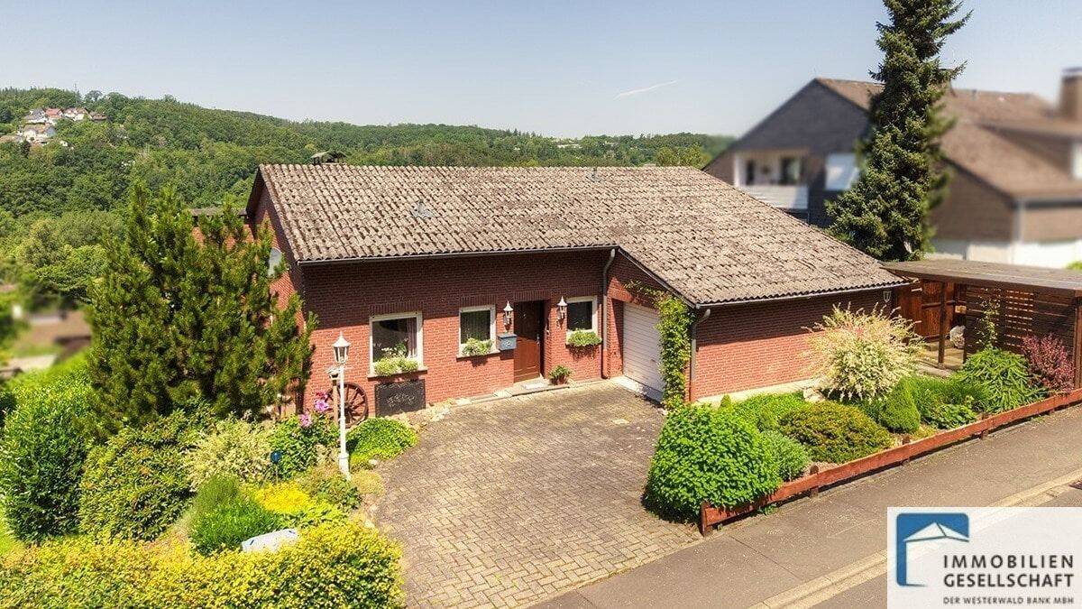 Ansprechendes Wohnhaus in unverbaubarer Wohn- und Aussichtslage im Wohngebiet Struthof!, 57518 Alsdorf
