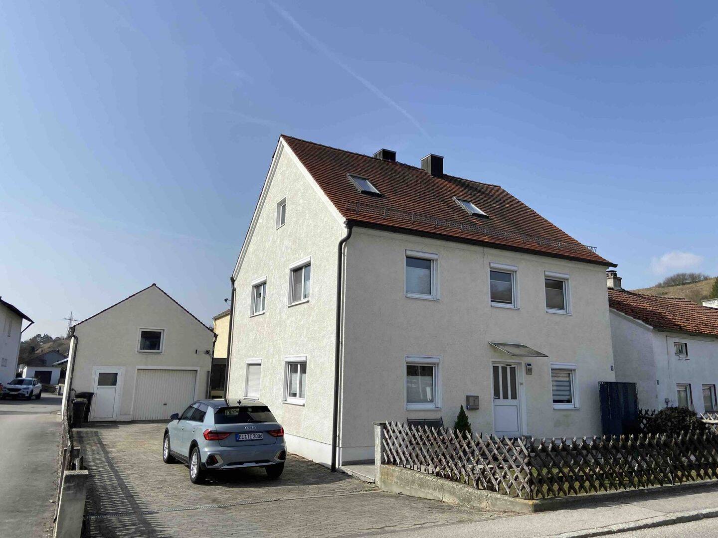 Gepflegtes EFH mit Garage und die neue Wärmepumpe ist schon eingebaut, 93336 Altmannstein