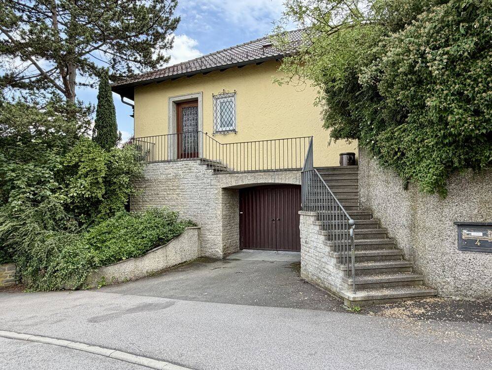 Großzügige Souterrain Wohnung mit Garage und Garten, 96450 Coburg