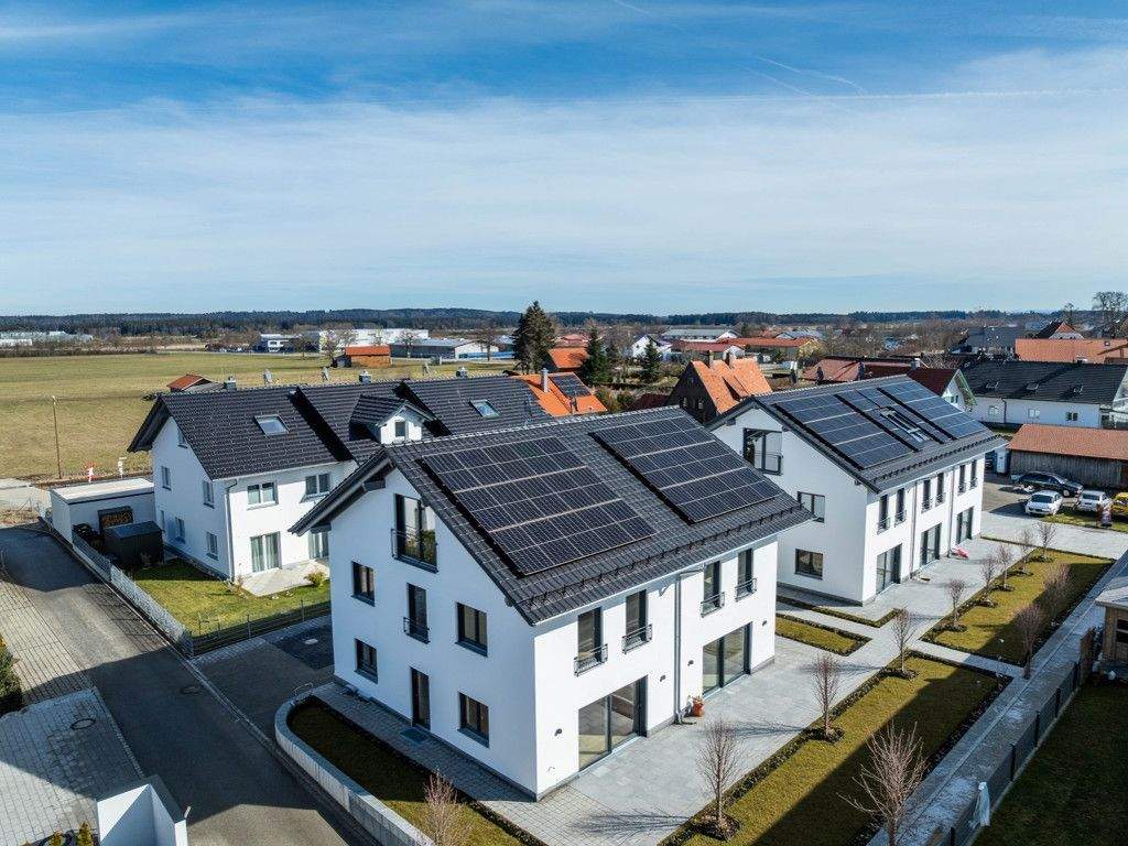Traumhafte Neubau DHH mit PV-Anlage, zukunftsw. Energiekonzept und hochw. Ausstattung in Denklingen, 86920 Denklingen
