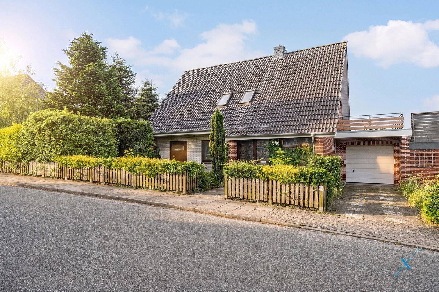 Großzügiges Familienhaus mit Weitblick und großer Dachterrasse in Bredstedt, 25821 Almdorf