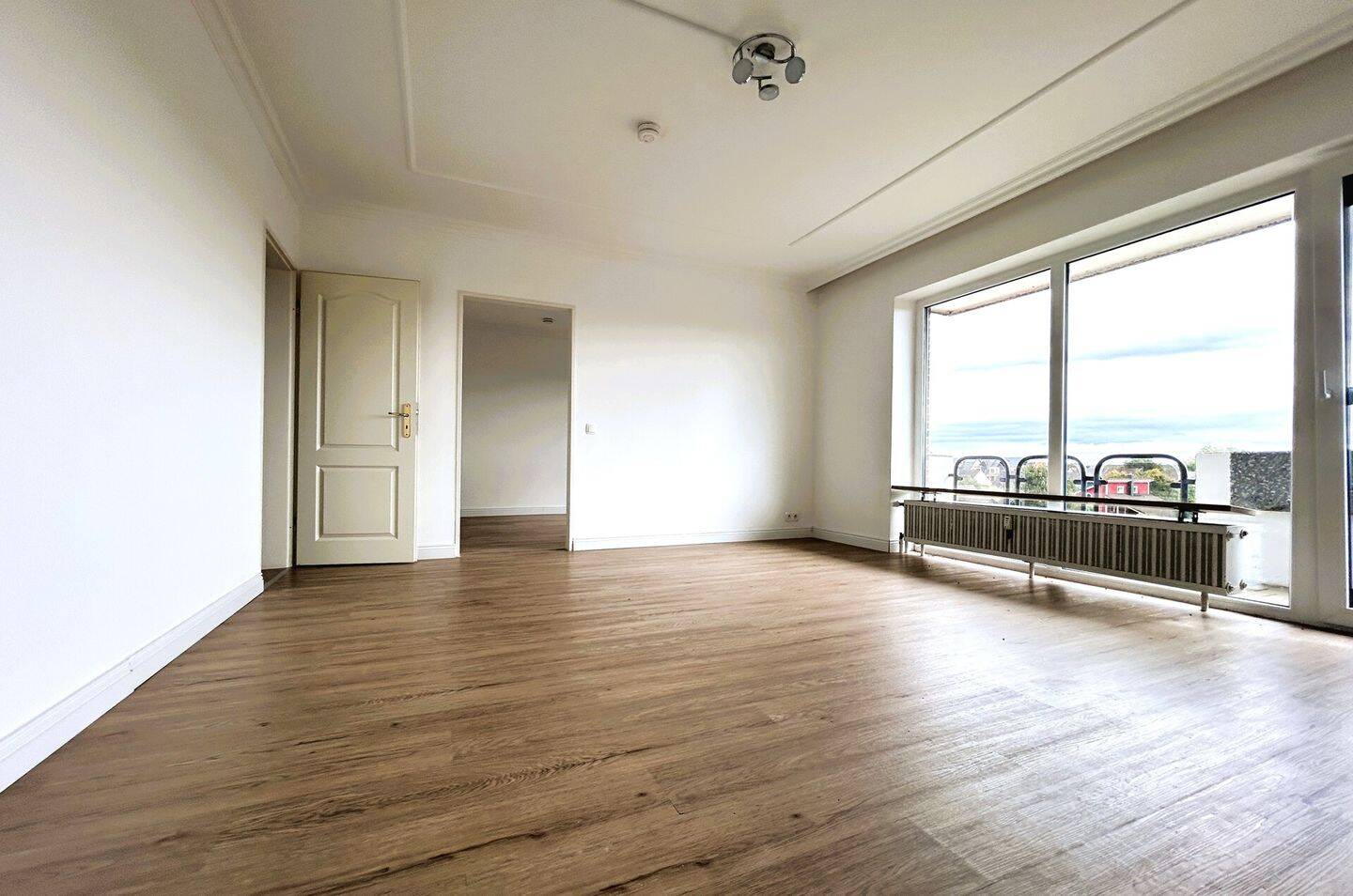 Lichtdurchflutet, attraktiv, einfach interessant! 3-Zimmer-Eigentumswohnung mit Balkon!, 40668 Meerbusch