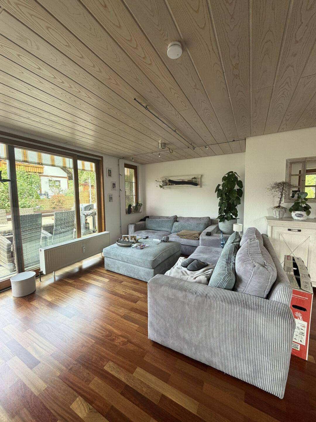 HELL UND GROSSZÜGIG – 2,5-Zimmer-Wohnung in Esslingen mit Terrasse, Stellplatz – 9064, 73730 Esslingen am Neckar