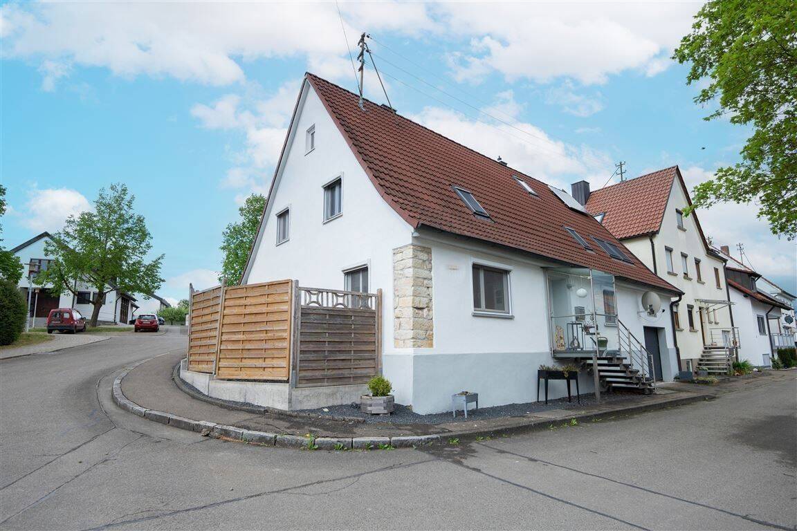 Liebevoll modernisiertes Bauernhaus mit historischem Fachwerkcharme und modernem Wohnkomfort, 89176 Asselfingen
