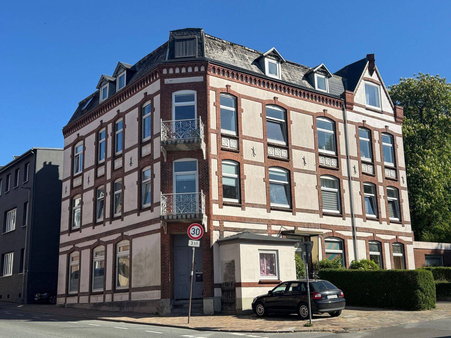 Schleswig: Charmante Altbauwohnung in zentraler Lage – Stilvoll wohnen mit besonderem Flair, 24837 Schuby