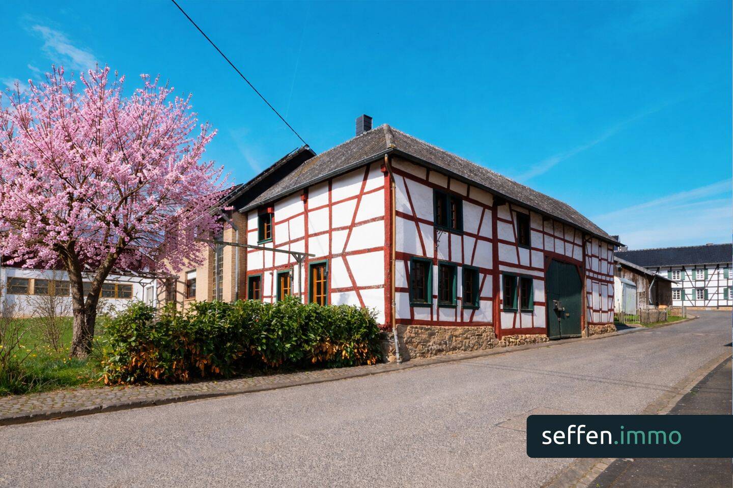 *Platz für Träume: Hof mit 3 Einheiten, großer Halle, Werkstatt, Doppelgarage, Baugrundstück u.v.m.*, 53902 Bad Münstereifel