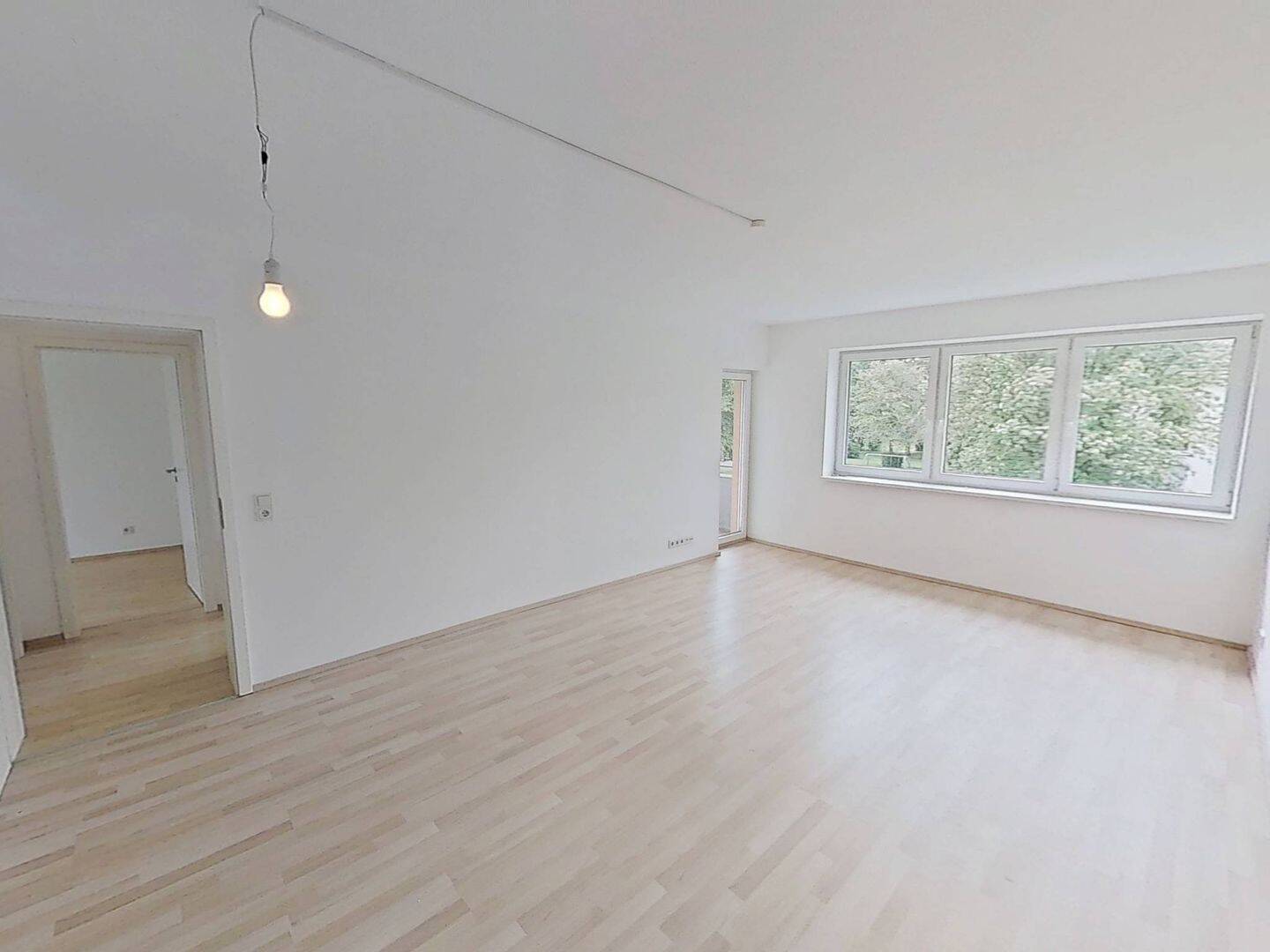 Perfekt für eine kleine Familie: Moderne 4-Zimmer-Wohnung mit BALKON und Wannenbad, 29229 Celle