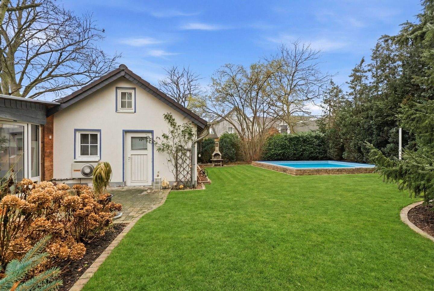 Ein Zuhause fürs Leben: Charmantes Haus mit Gartenidylle, Pool und Sauna, 50374 Erftstadt