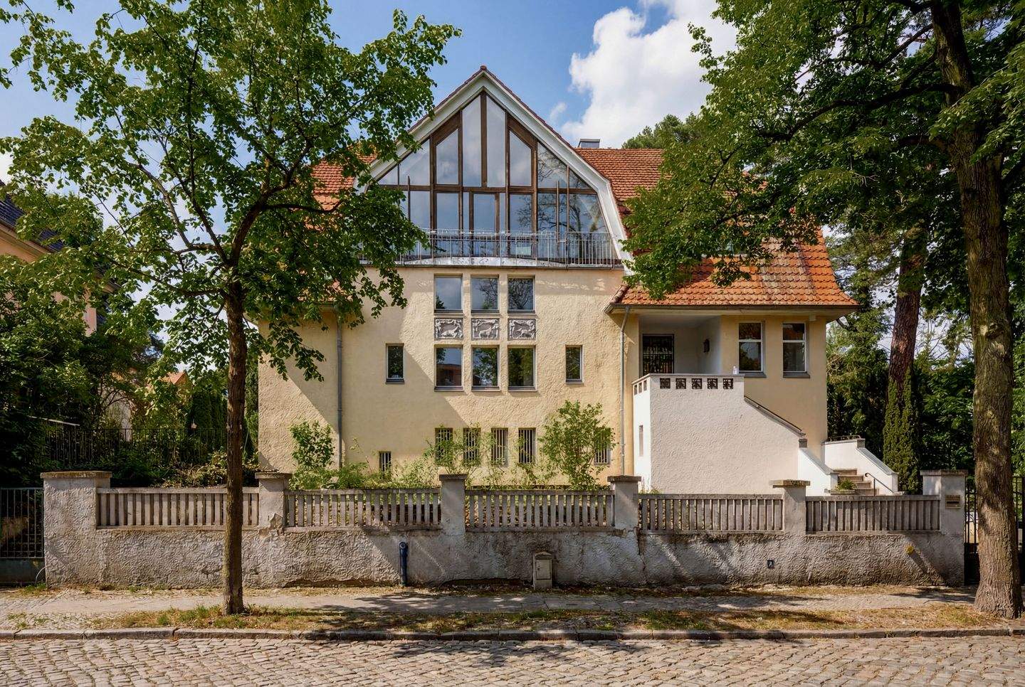 Charaktervolle Altbauvilla mit spektakulärem Dachgeschoss – nahe Mexikoplatz & Schlachtensee!, 14163 Berlin (Steglitz-Zehlendorf Kolonie Schlachtensee Süd Nikolassee Zehlendorf Schlachtensee)