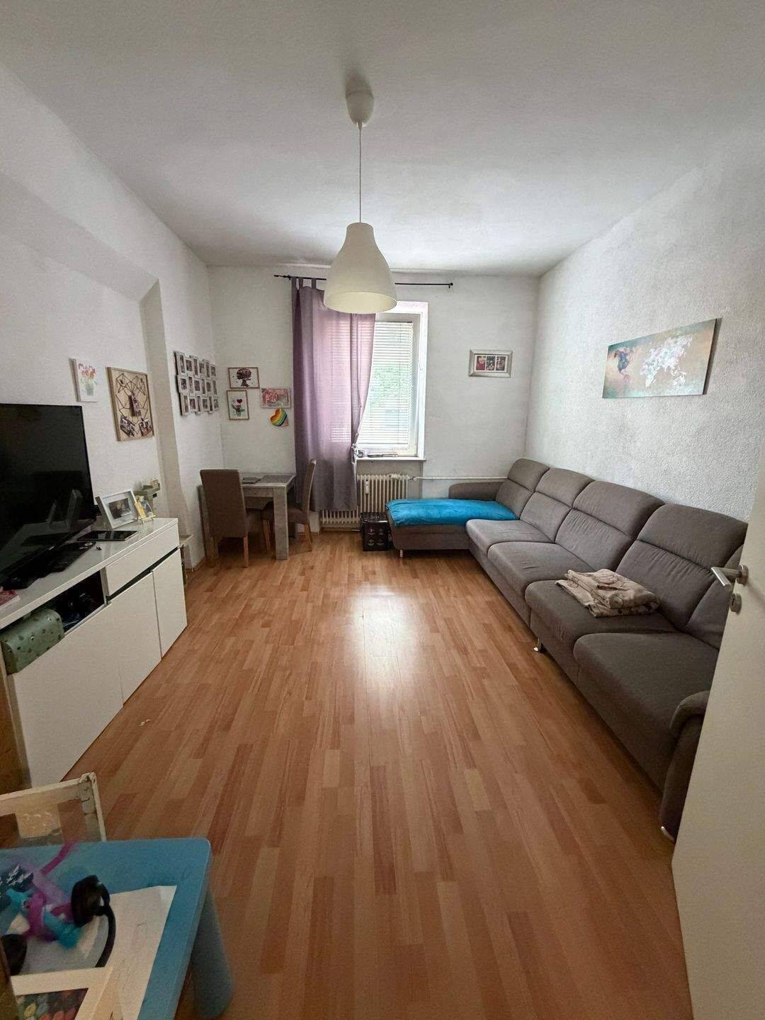 Renovierungsbedürftige 2 Zimmerwohnung, 90459 Nürnberg
