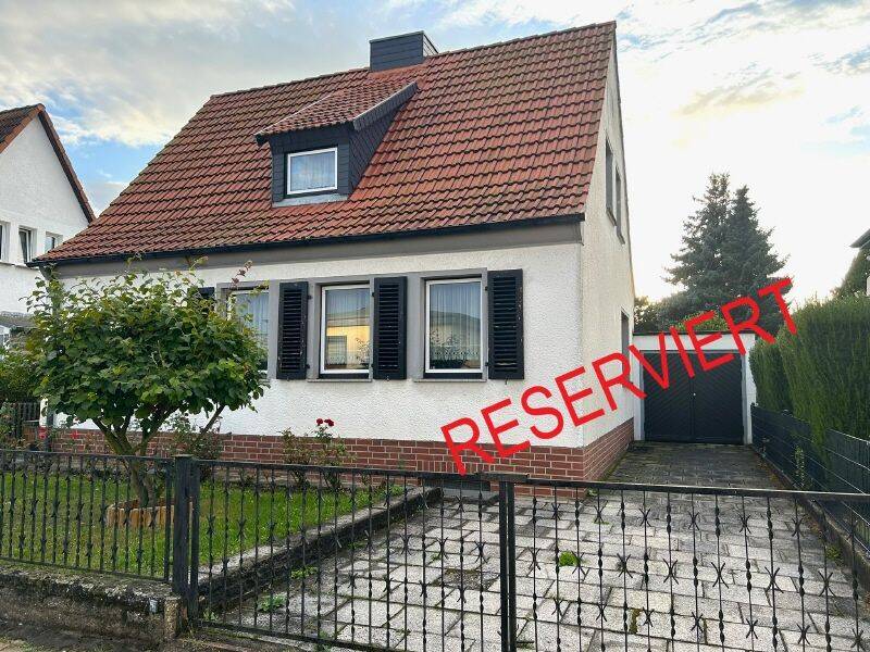 RESERVIERT – Einfamilienhaus mit Gartenidylle und Gestaltungspotenzial in Magdeburg-Reform