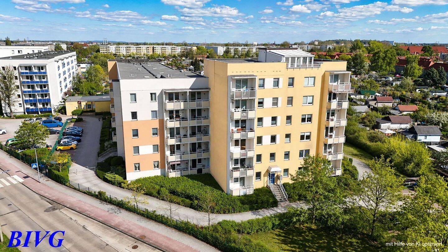Mit Aufzug & Balkon: Komfortable 4-Zimmer-Wohnung in grüner Lage am Rande des Stadtteil-Görden, 14772 Brandenburg an der Havel (Altstadt Görden Hohenstücken Nord)