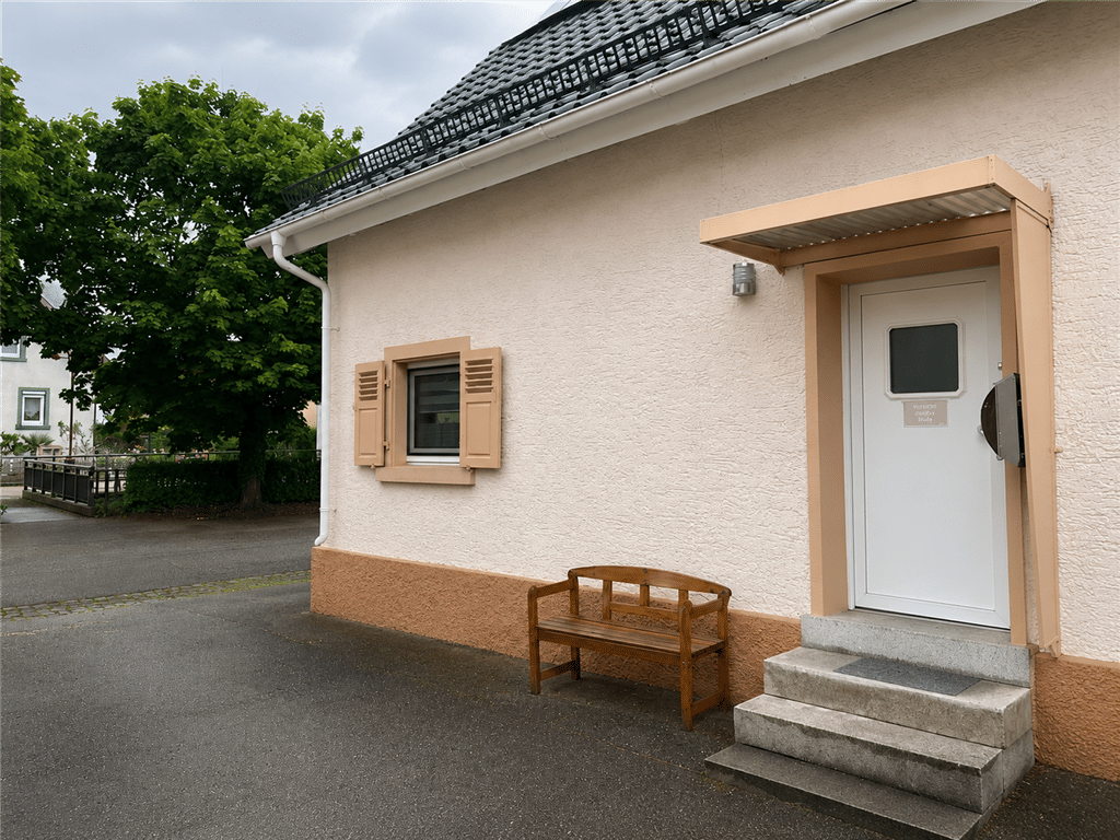 Klein, charmant und überraschend modernisiert – gemütliches Zuhause mit Wohlfühlcharakter, 76534 Baden-Baden