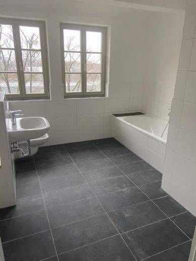 4 RW Maisonette mit EBK, Bad mit Wanne und Dusche, Gäste-WC und Fahrstuhl, 1139 Dresden (Kaditz Mickten Pieschen-Süd Trachau)