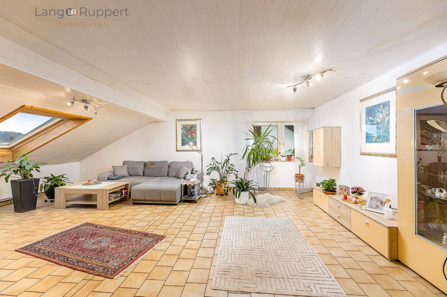 Helle, familienfreundliche DG-Wohnung mit Garage, 69509 Mörlenbach