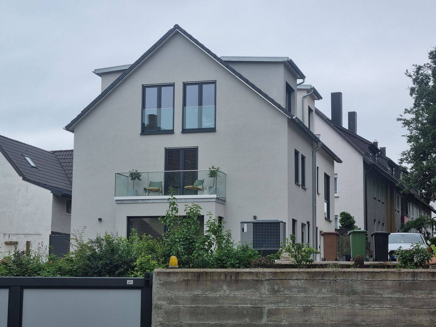 modernes Mittelhaus Nr. 11, 80995 München (Allach-Untermenzing Feldmoching-Hasenbergl Moosach)