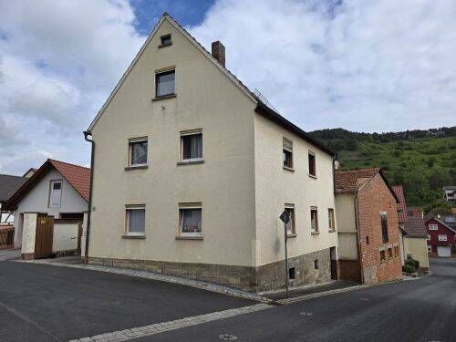 Einfamilienhaus mit Nebengebäude in 97725 Elfershausen-Machtilshausen zwischen Hammelburg und Bad Kissingen (10673), 97725 Elfershausen