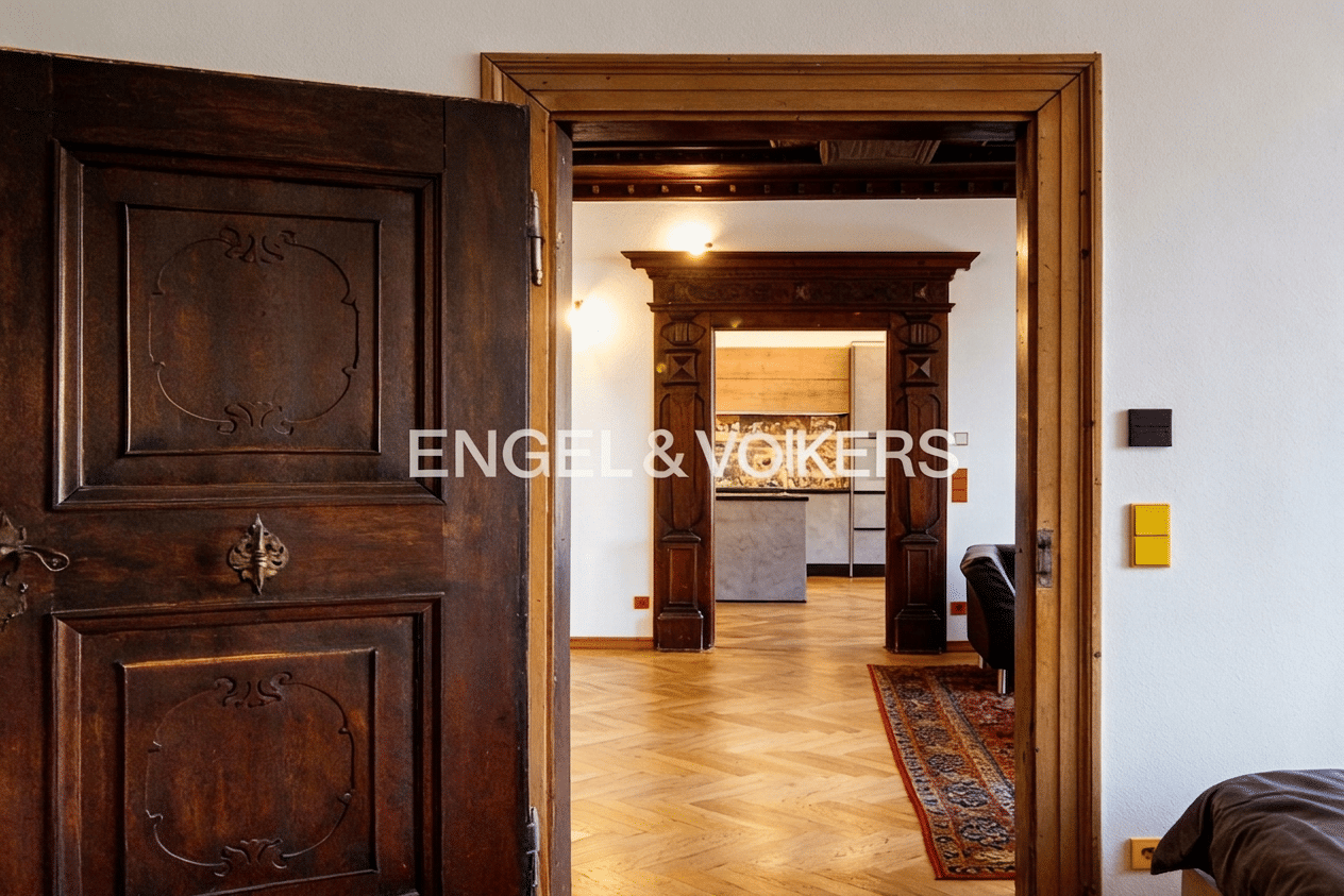 Denkmalgeschützter, stilvoll sanierter Altbau mit Aufzug in der Regensburger Innenstadt