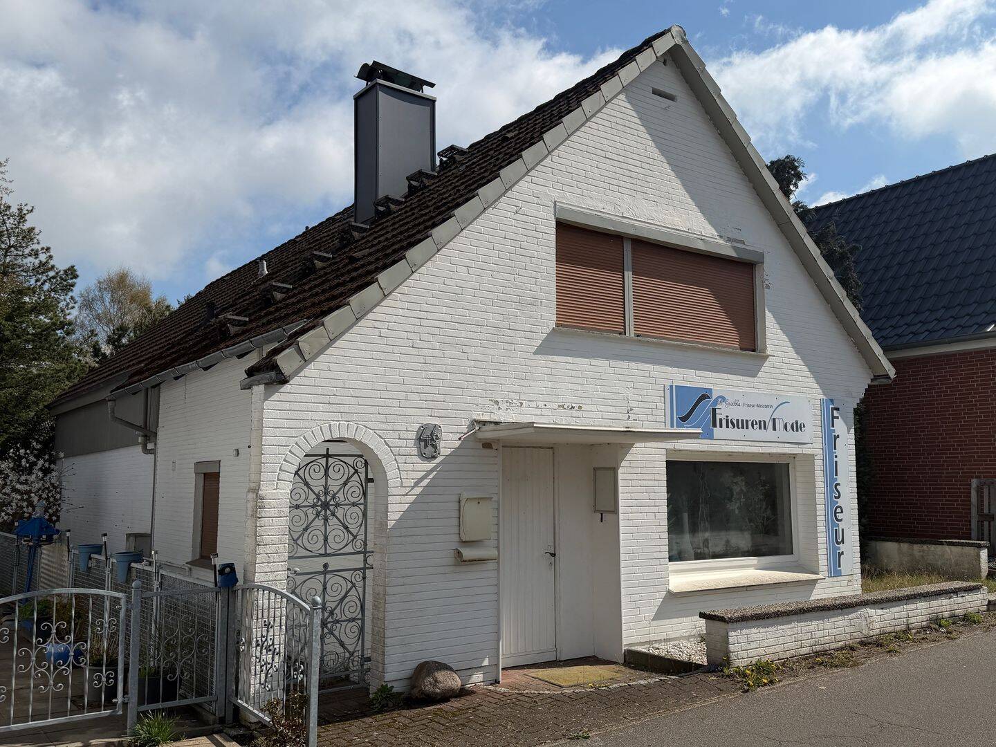 Wohn- und Geschäftshaus mit moderner Technik in zentraler Lage, 25712 Brickeln