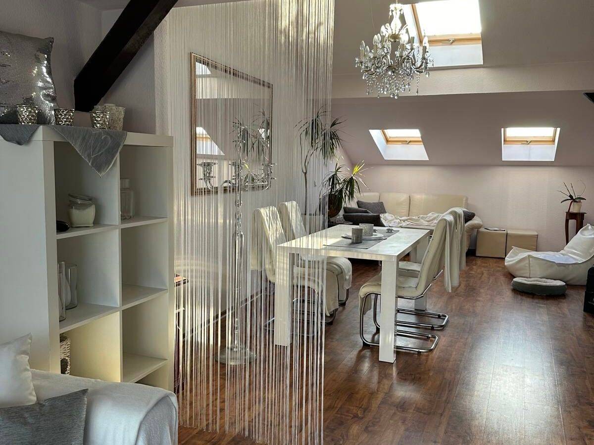 Lichtdurchflutete Dachgeschosswohnung mit Penthouse-Charakter, 15232 Frankfurt (Oder) (Frankfurt)