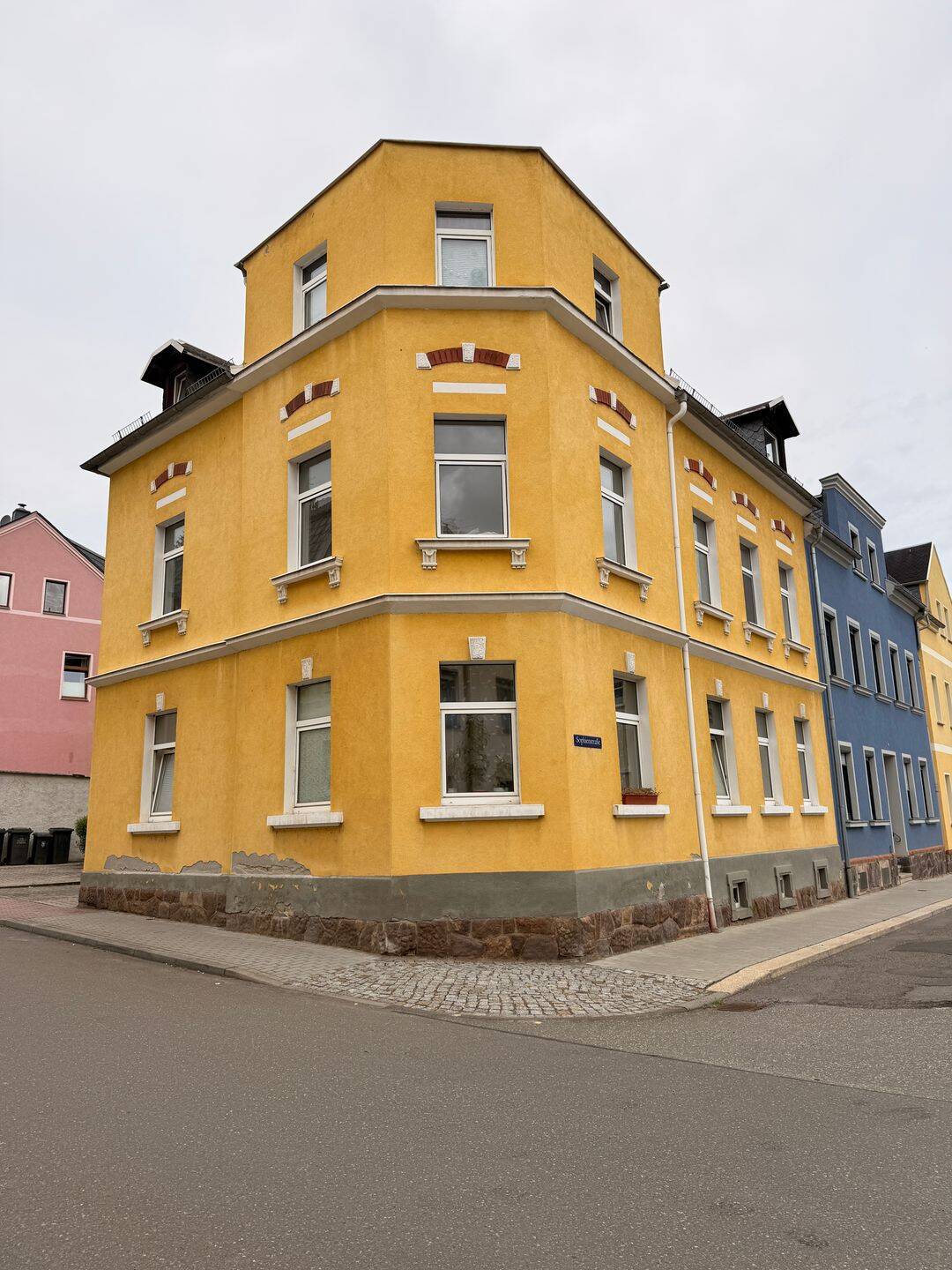kleine 2 Raumwohnung im Erdgeschoss zu vermieten, 8451 Crimmitschau