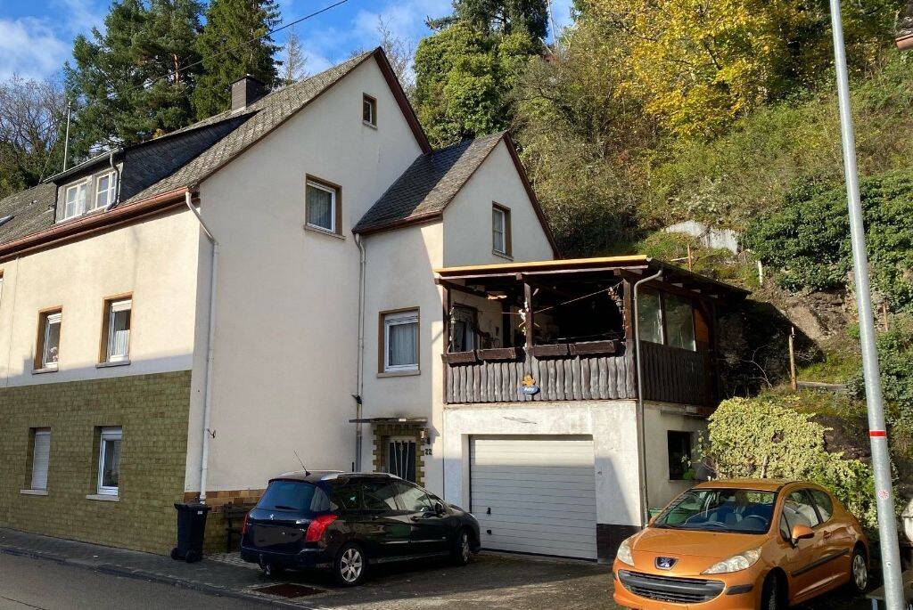 Wohnhaus mit Hof, Garage und Terrasse, 55743 Fischbach