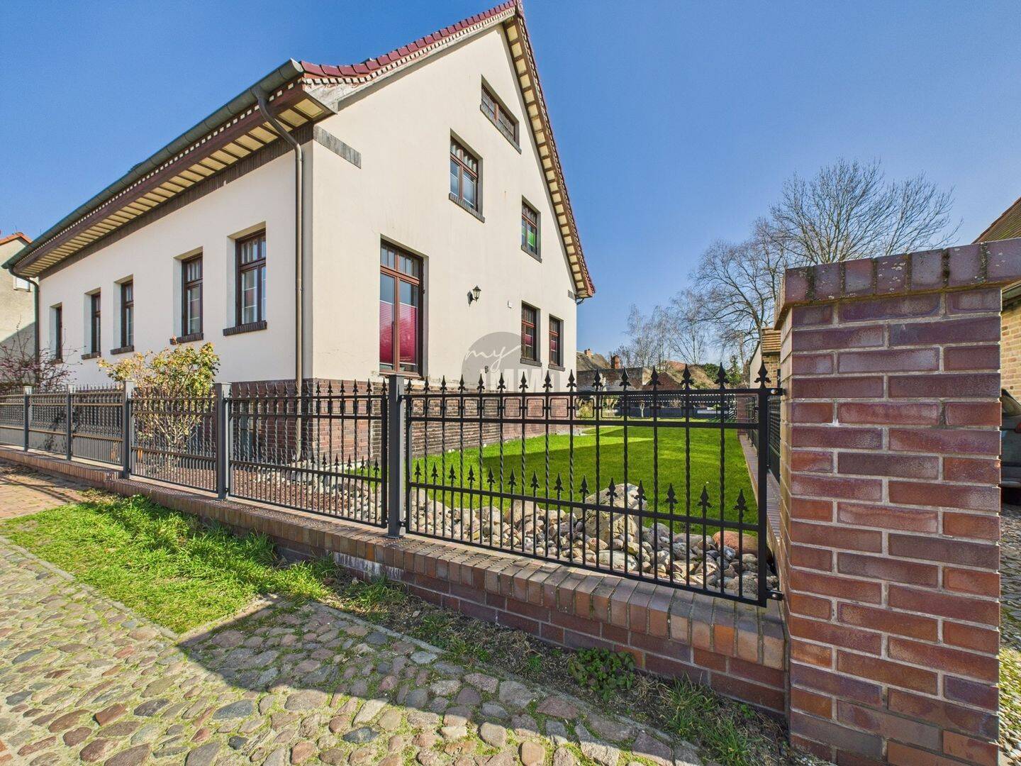 „EIN HAUS – VIELE MÖGLICHKEITEN: WOHNEN, ARBEITEN ODER VERMIETEN“, 16766 Kremmen