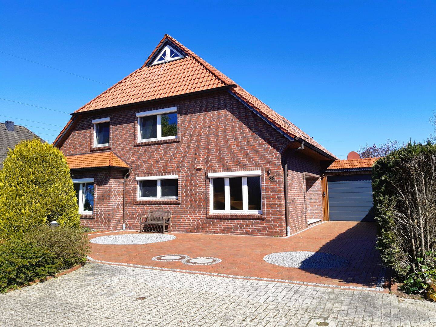 Großzügiges Traumhaus in bester Wohnlage von Nordenham, 26954 Nordenham